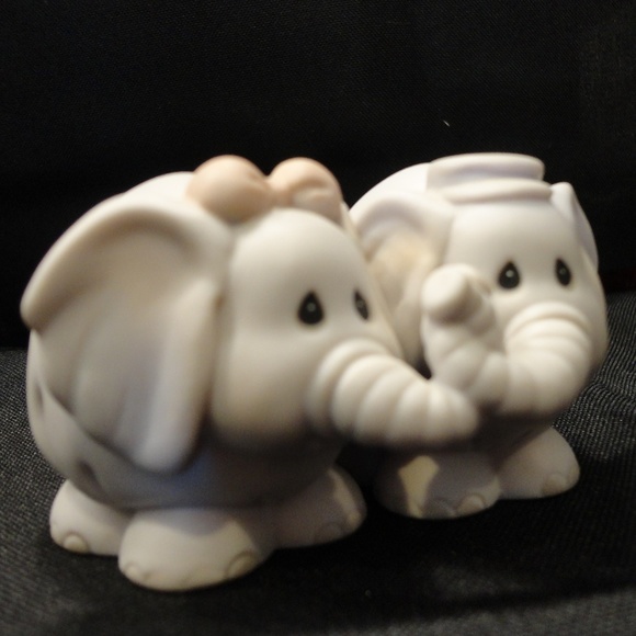 Home Interiors (HOMCO) Other - 1993 Porcelain Elephants In Love Figurine HOMCO Home Interiors (HOMCO) Other - 1993 Porcelain Elephants In Love Figurine HOMCO